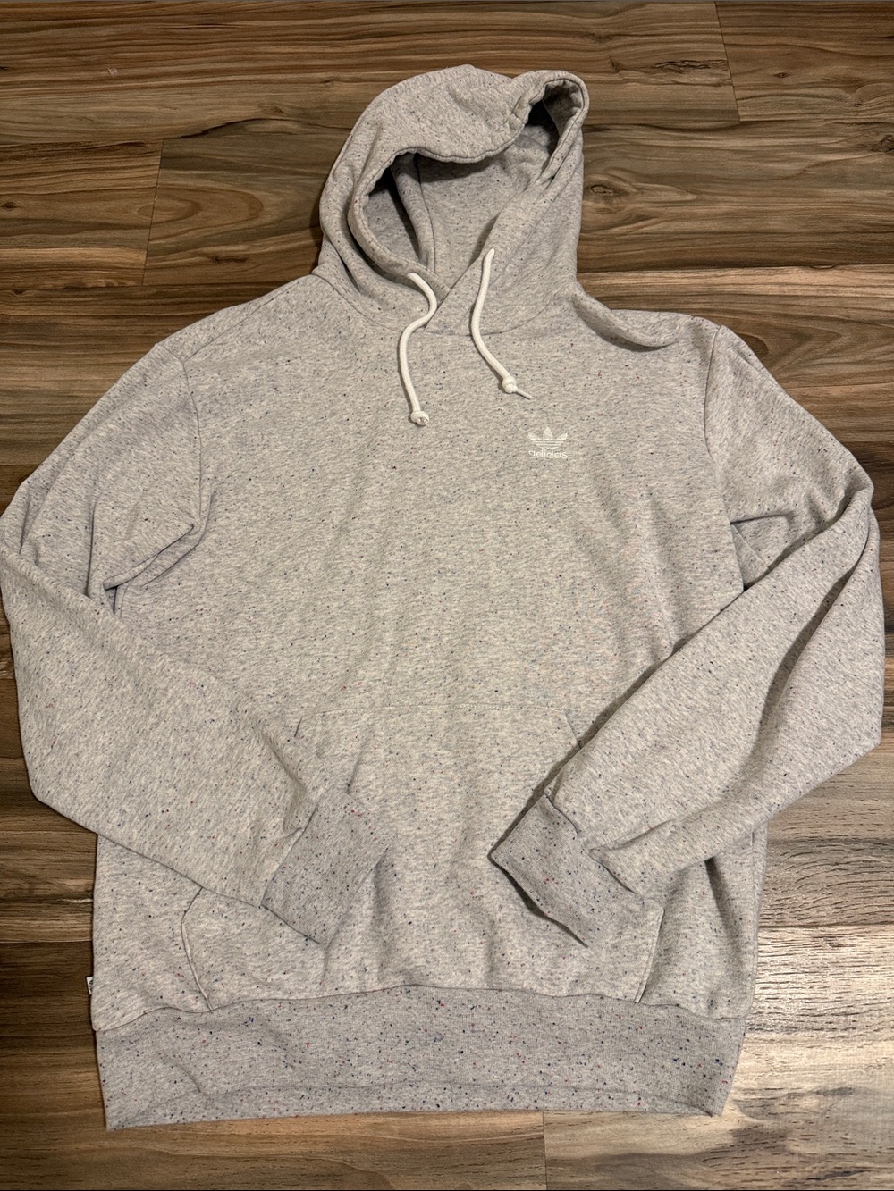 adidas Originals Men's S Trefoil Essentials Hoodie Speckled Heather Gray